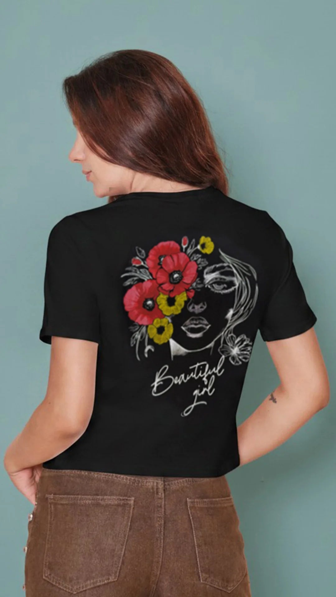 NEGRO - blusa-con-guardapolvo-contras-en-tapa-cuello-y-parche-estampado-negro