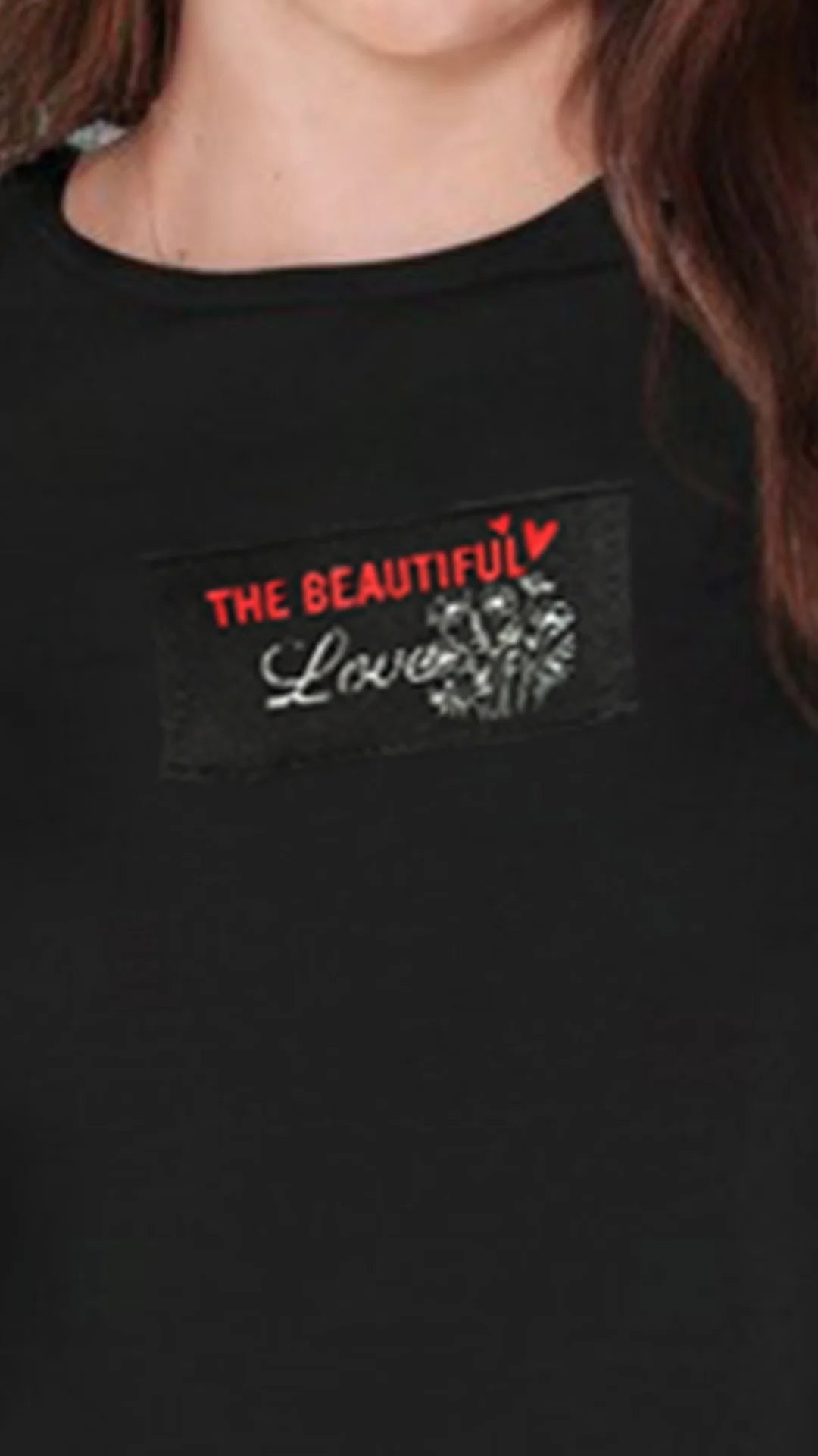 NEGRO - blusa-con-guardapolvo-contras-en-tapa-cuello-y-parche-estampado-negro