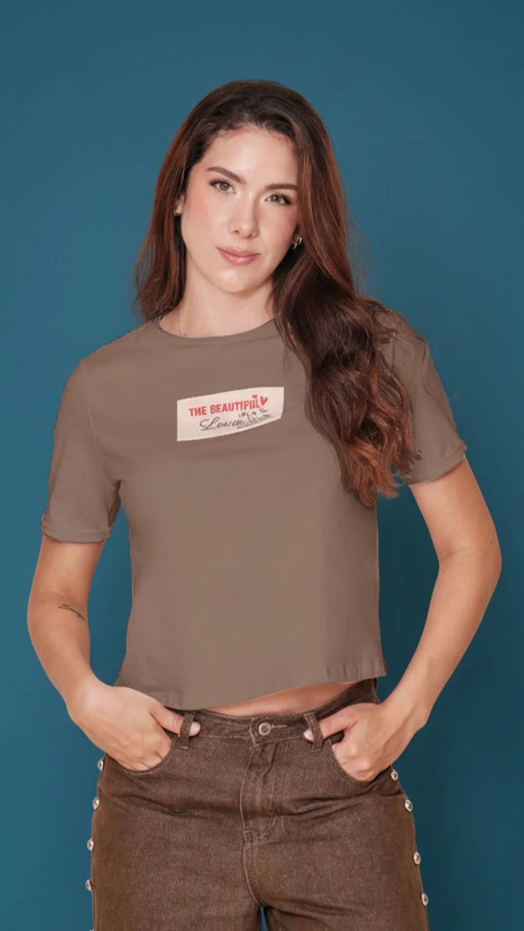TAUPÉ - blusa-con-guardapolvo-contras-en-tapa-cuello-y-parche-estampado-taupe
