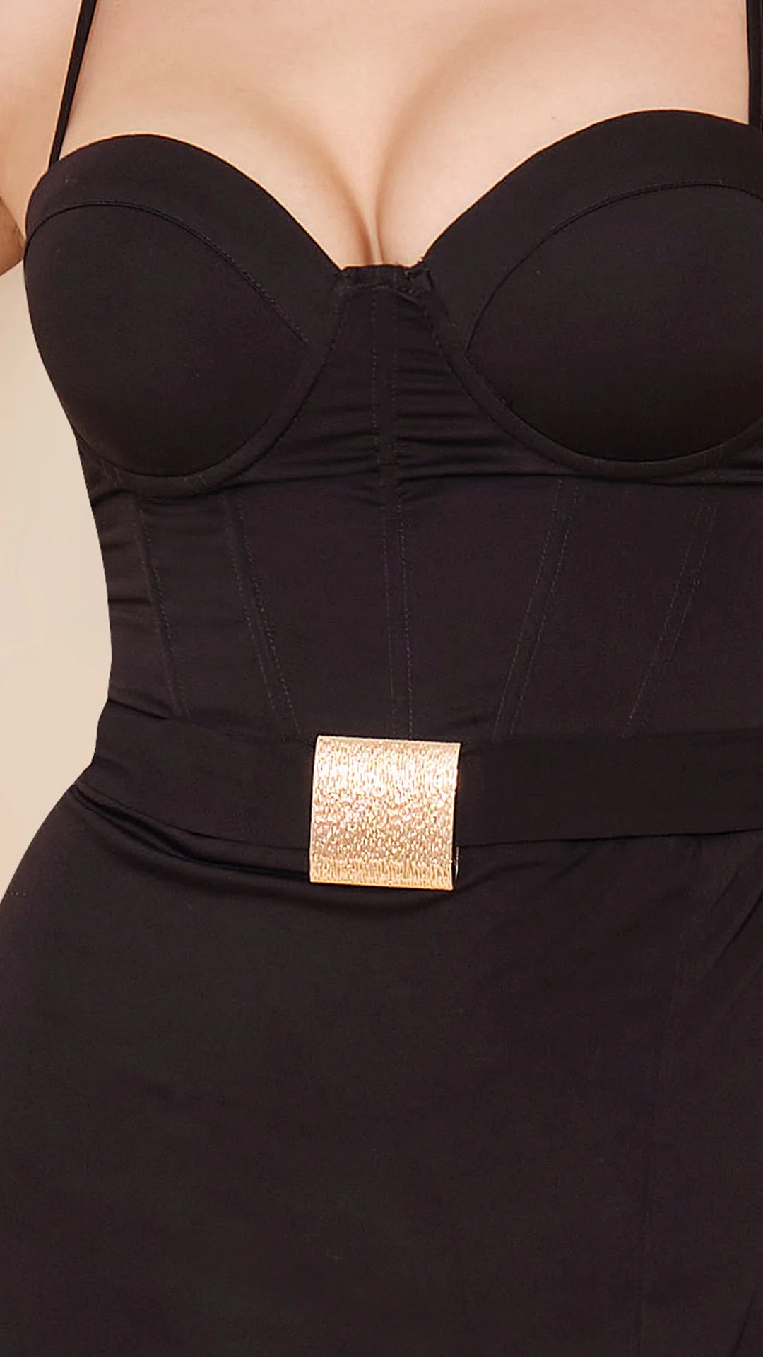NEGRO - vestido-corset-estraple-con-copa-falda-larga-con-abertura-en-costado-negro
