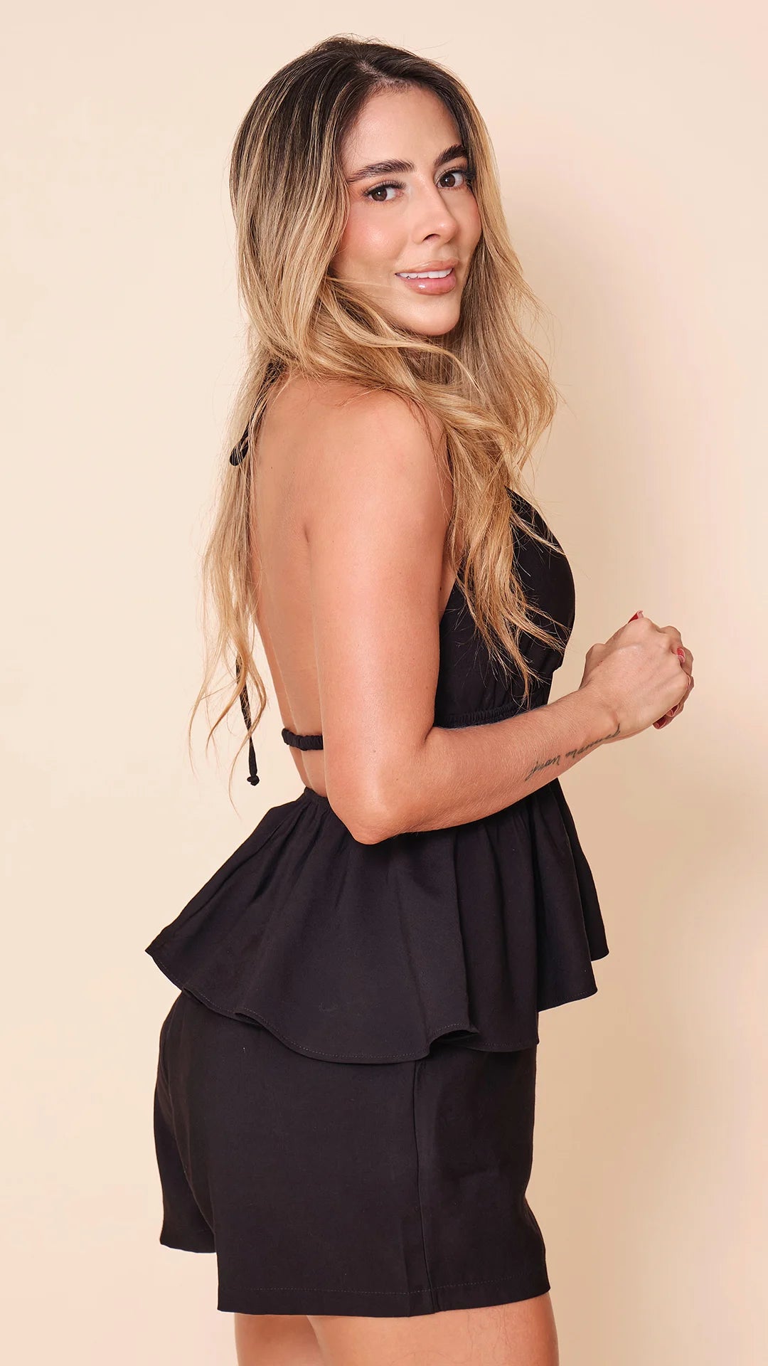 NEGRO - conjunto-blusa-estraple-con-amarre-en-cuello-short-negro