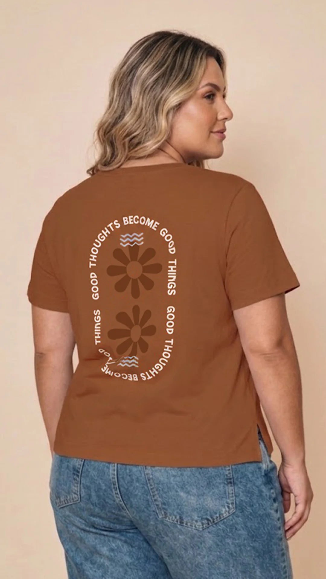 CAFÉ - blusa-plus-con-abertura-en-costados-estampado-sobre-tela-fria-cafe