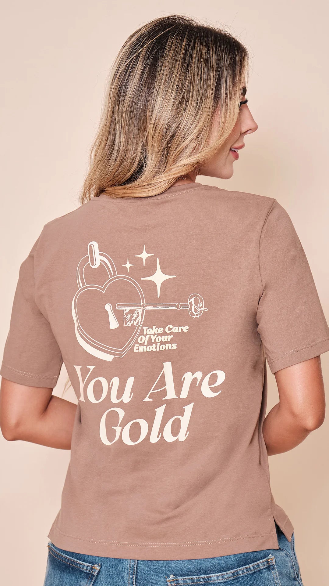 TAUPÉ - blusa-con-abertura-en-costado-dobladillo-ancho-estampado-sobre-tela-fria-taupe