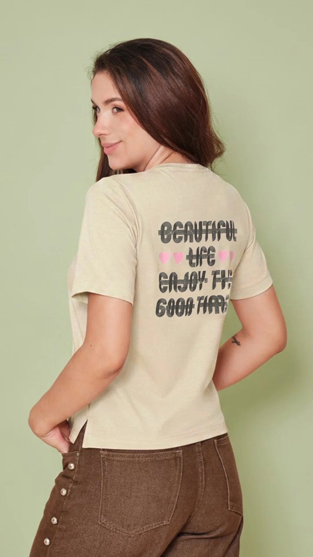 CREMA - blusa-con-abertura-en-costado-dobladillo-ancho-estampado-sobre-tela-fria-crema-985-8685