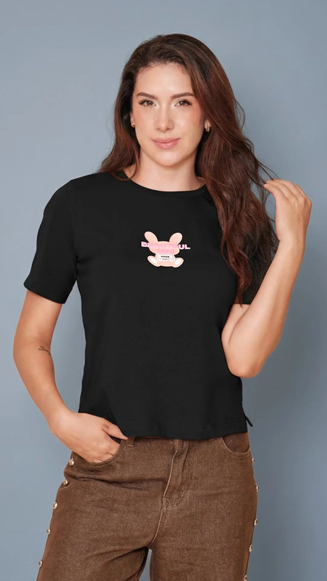 NEGRO - blusa-con-abertura-en-costado-dobladillo-ancho-estampado-sobre-tela-fria-negro-985-8685
